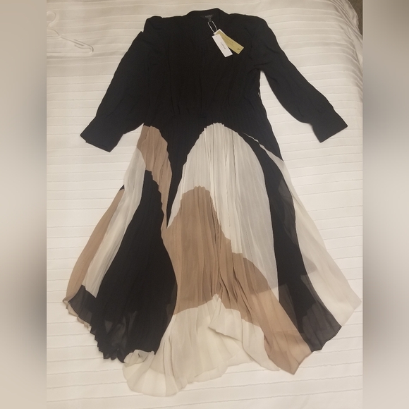 Ever New Pleated Black/Beige V-neckline with an Asymmetrical Hemline Dress s16 - Picture 2 of 12